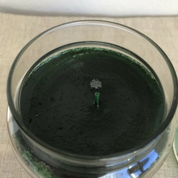 Yankee Candle Jar Candle 22 oz CHRISTMAS WREATH Green Festive NEW - Picture 3 of 7